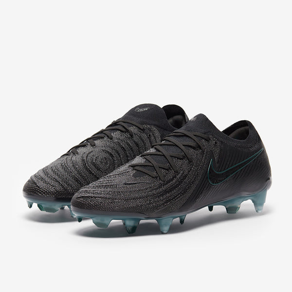 Nike Phantom GX 2 Elite FG soccer cleats in black