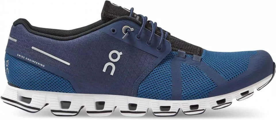 On Cloud Cloud 5 sneakers in a navy blue and white