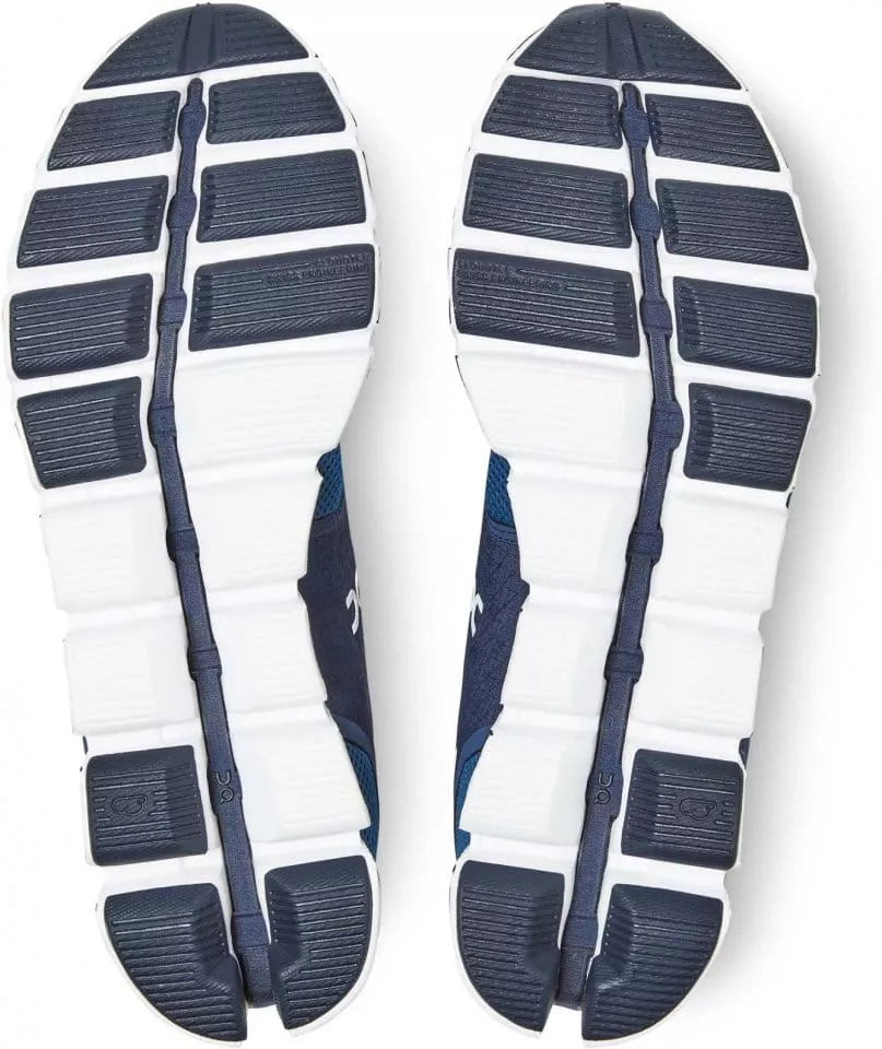 On Cloud Cloud 5 sneakers in a navy blue and white