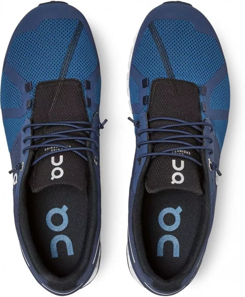 On Cloud Cloud 5 sneakers in a navy blue and white
