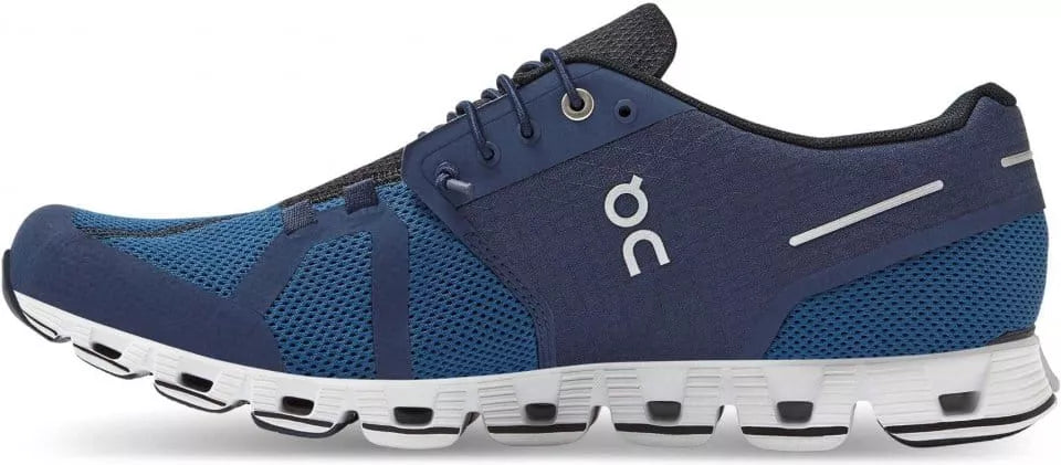 On Cloud Cloud 5 sneakers in a navy blue and white