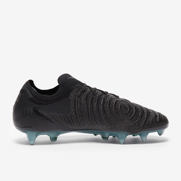 Nike Phantom GX 2 Elite FG soccer cleats in black