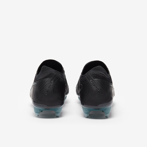 Nike Phantom GX 2 Elite FG soccer cleats in black