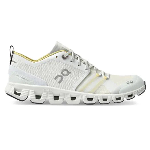 On Cloud Running Cloud X Shift باللونين Vapor و Acacia