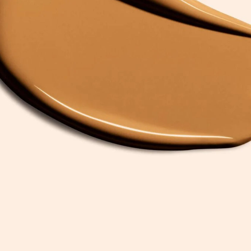 كريم الأساس Clarins Everlasting Matte الذي يدوم طويلاً ويرطب البشرة، 4 درجات.